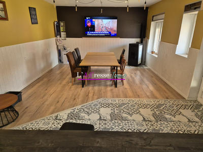 Maison traditionnelle - 182 m² - 7 pièces