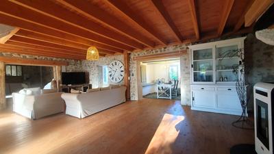 Maison - 192 m² - 6 pièces