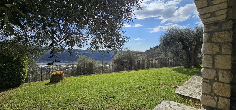 Maison - 210 m² - 10 pièces