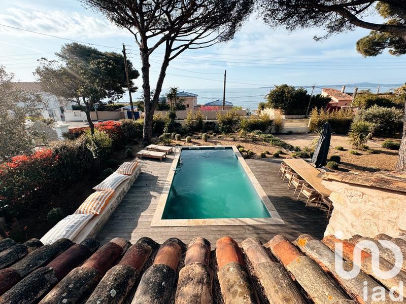 Maison - 207 m² - 7 pièces