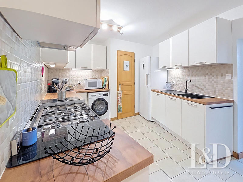 Maison - 376 m² - 15 pièces