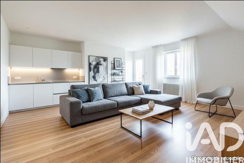 Maison - 221 m² - 7 pièces