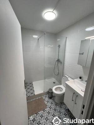 Chambre - 9 m² - 1 pièce