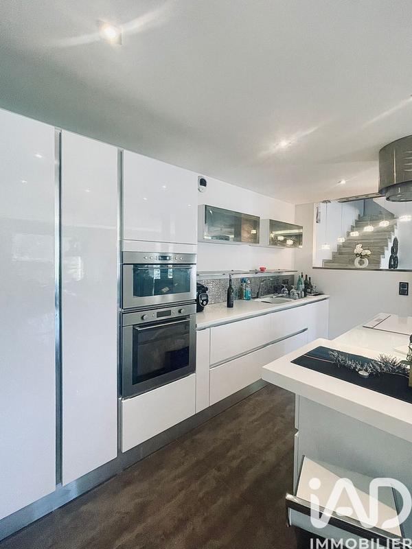 Maison - 161 m² - 5 pièces