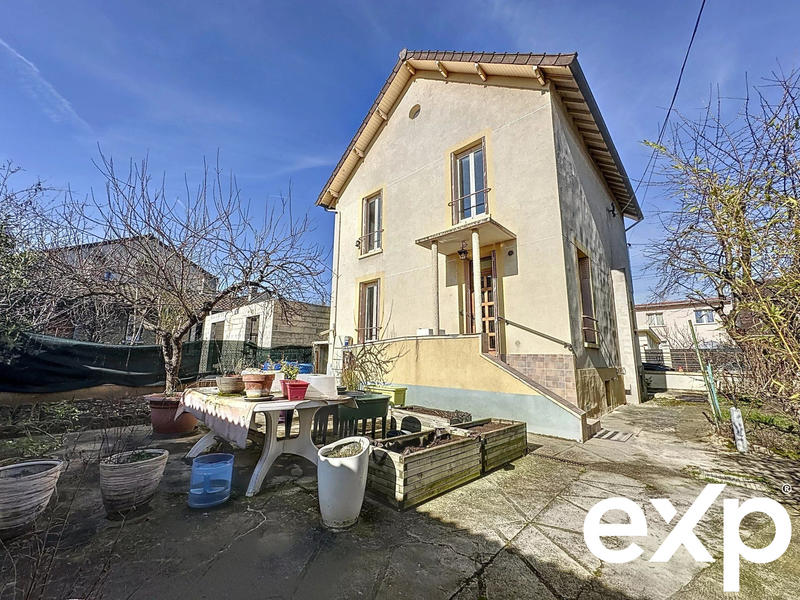 Maison - 186 m² - 7 pièces