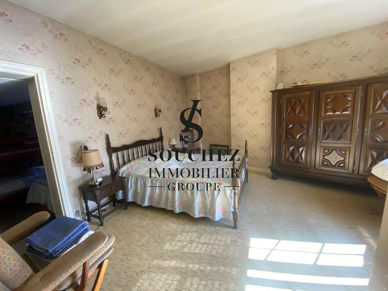 Maison - 210 m² - 9 pièces