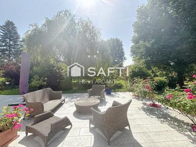 Maison - 400 m² - 9 pièces