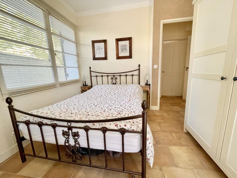 Maison traditionnelle - 236 m² - 9 pièces