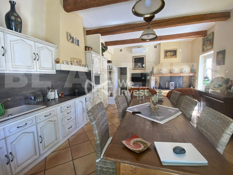 Maison - 273 m² - 8 pièces