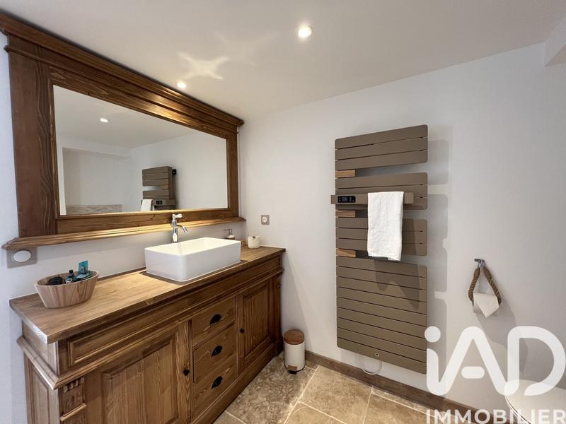 Maison - 335 m² - 12 pièces