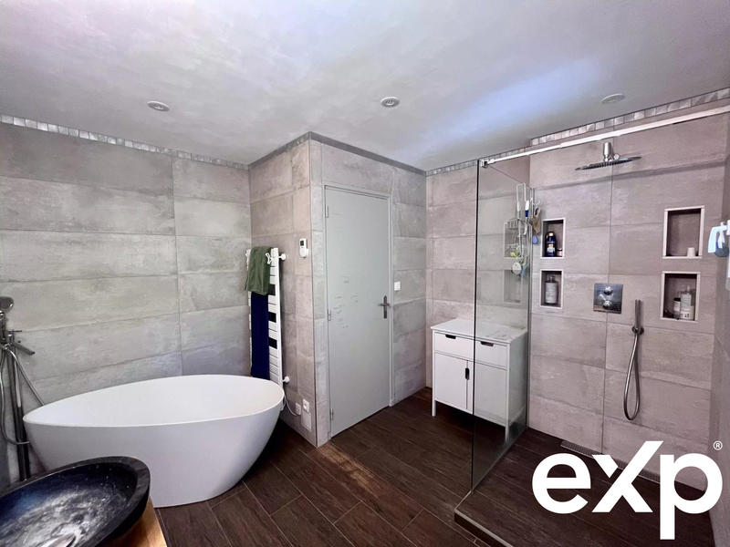 Maison - 170 m² - 5 pièces