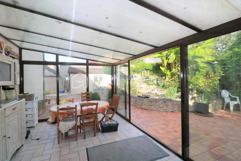 Maison - 230 m² - 7 pièces