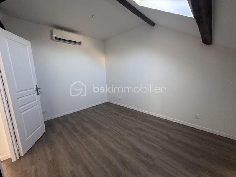 Maison - 827 m² - 35 pièces