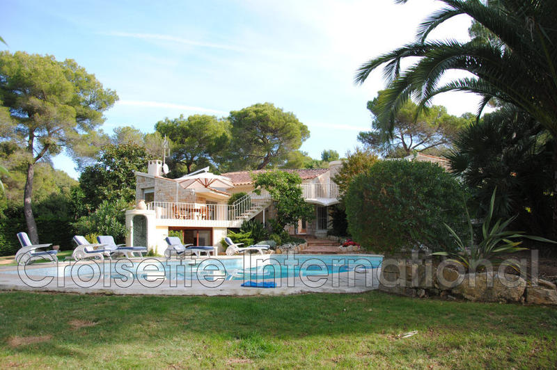 Villa - 260 m² - 6 pièces