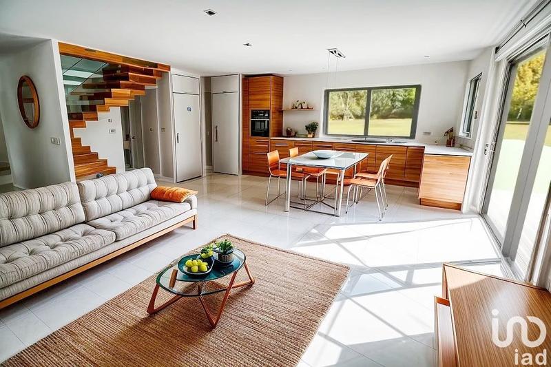 Maison - 99 m² - 4 pièces