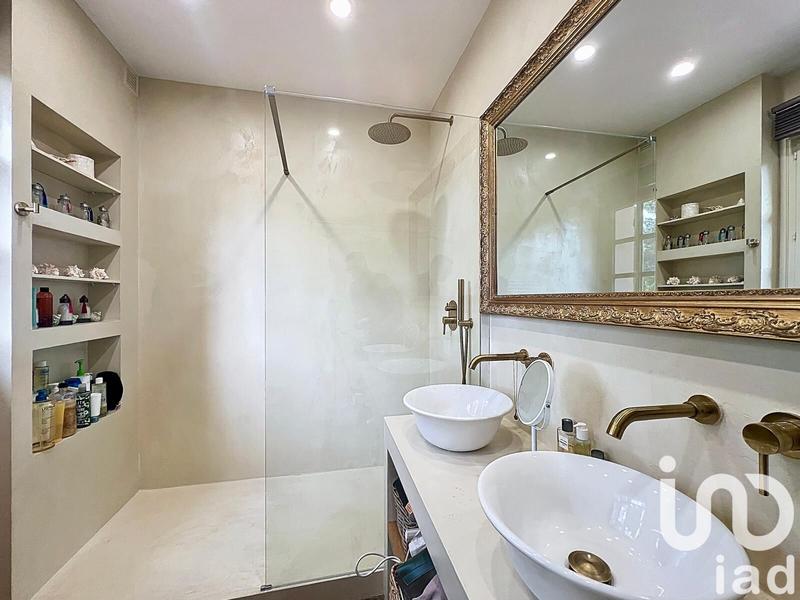 Maison - 270 m² - 6 pièces