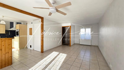 Maison - 94 m² - 4 pièces