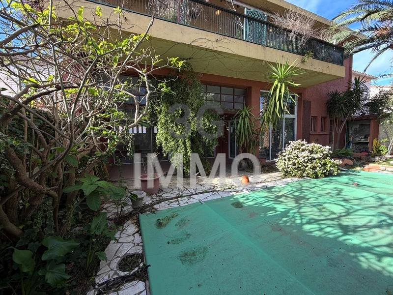 Maison de ville - 223 m² - 9 pièces