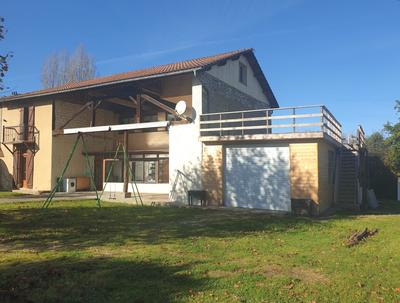 Maison traditionnelle - 166 m² - 7 pièces