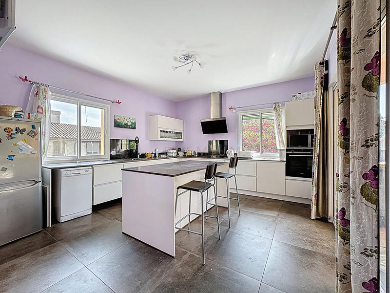 Villa - 217 m² - 6 pièces