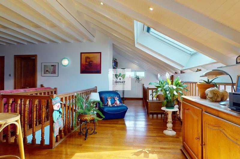 Villa - 231 m² - 8 pièces