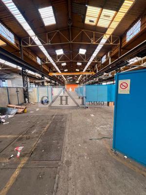 Entrepôt - 3 799 m²
