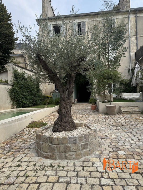 Maison - 350 m² - 10 pièces