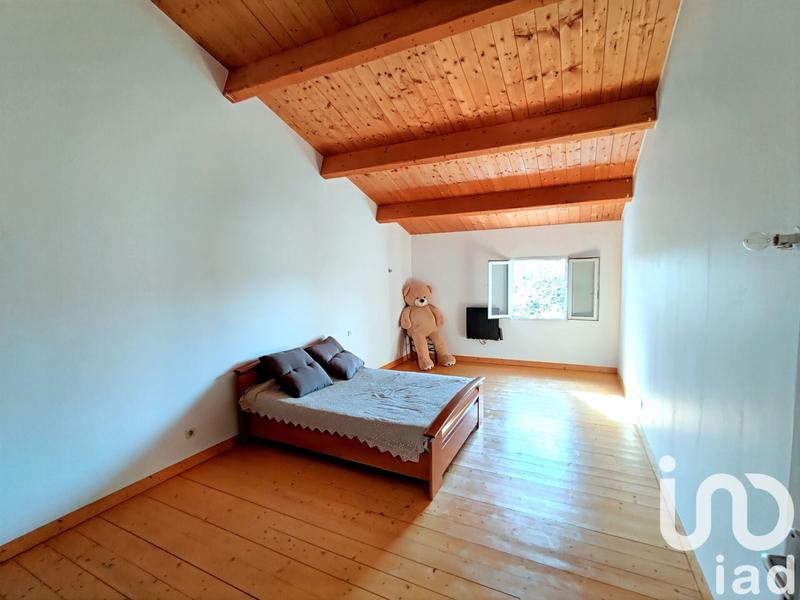 Maison - 220 m² - 7 pièces