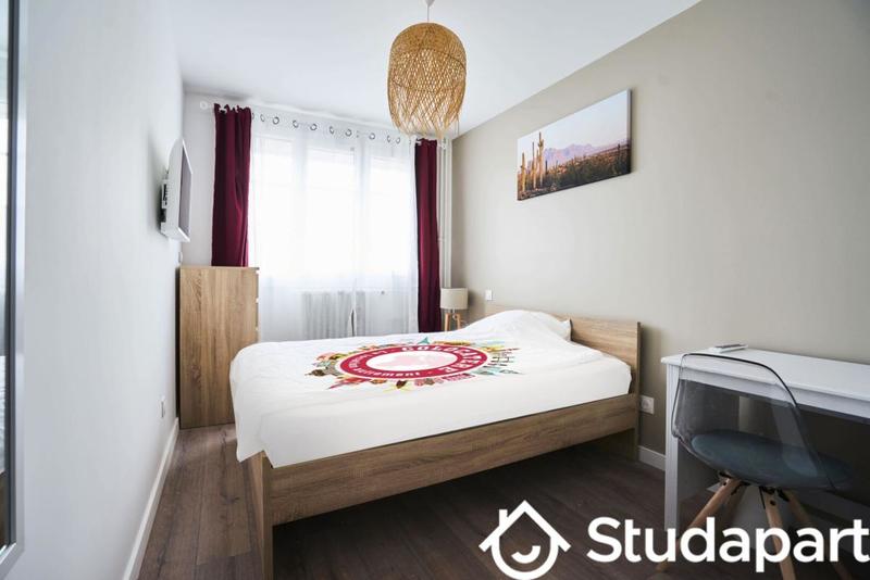 Chambre - 11 m² - 1 pièce