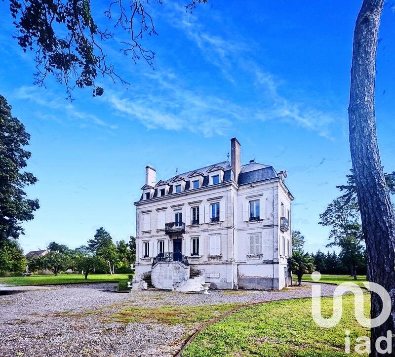 Château - 215 m² - 6 pièces