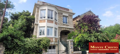 Maison - 93 m² - 5 pièces