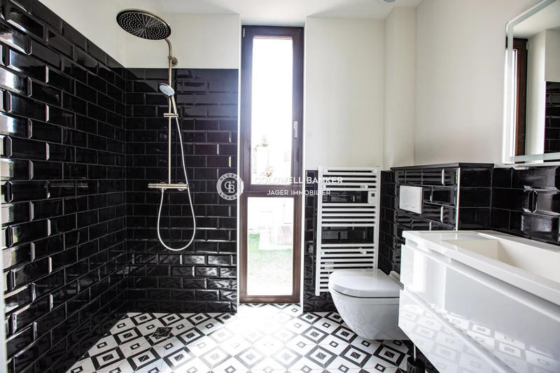 Villa - 192 m² - 9 pièces