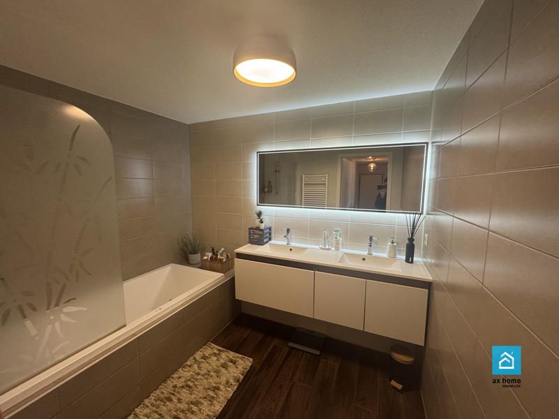 Appartement - 80 m² - 4 pièces