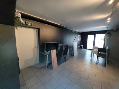 Local commercial - 100 m² - 3 pièces