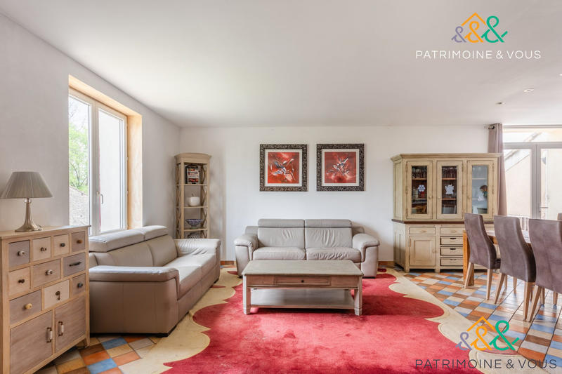 Local commercial - 1 175 m² - 28 pièces