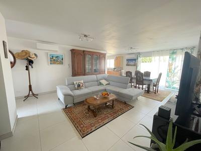 Maison - 99 m² - 5 pièces