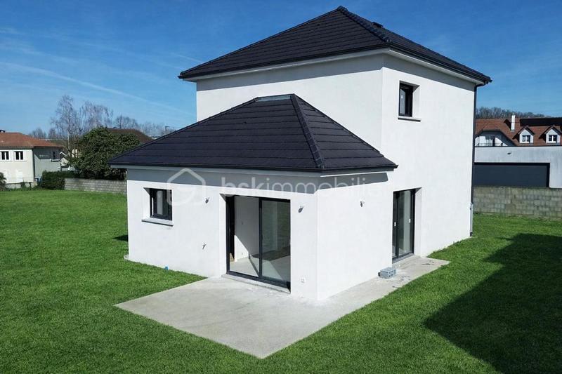 Maison - 105 m² - 5 pièces