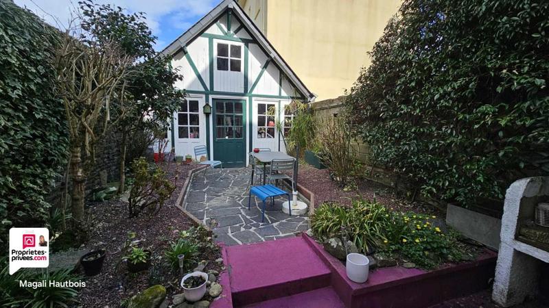 Maison - 121 m² - 6 pièces