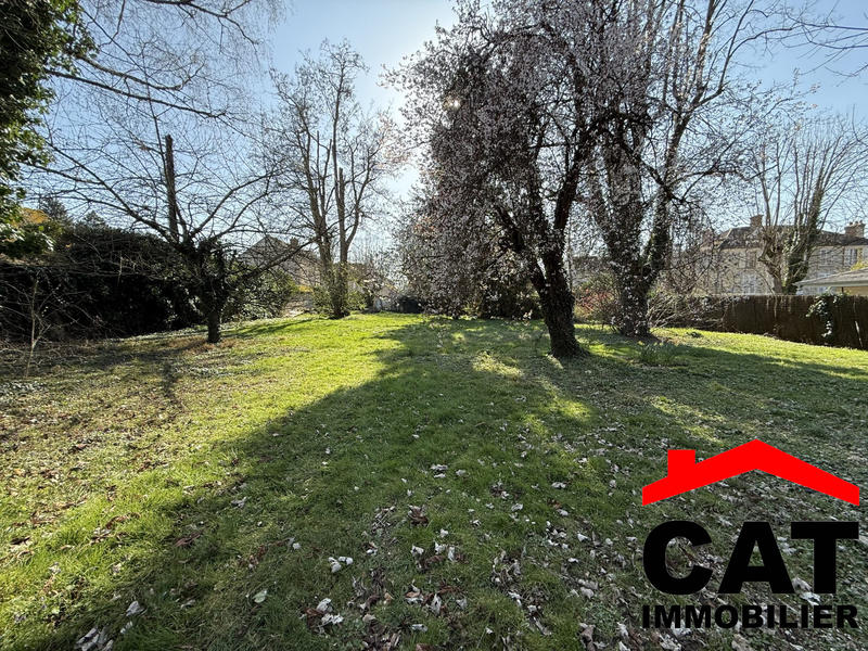 Maison - 366 m² - 13 pièces