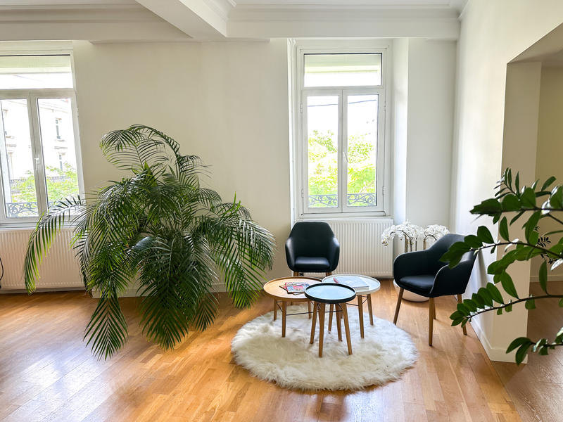 Appartement - 215 m² - 9 pièces