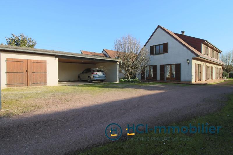 Maison - 193 m² - 9 pièces