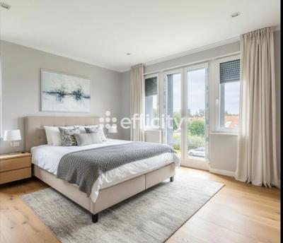 Maison - 160 m² - 8 pièces