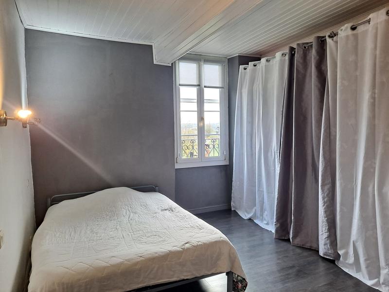 Maison - 222 m² - 7 pièces