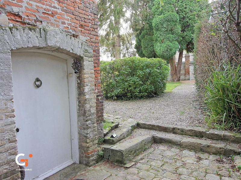 Maison - 242 m² - 9 pièces