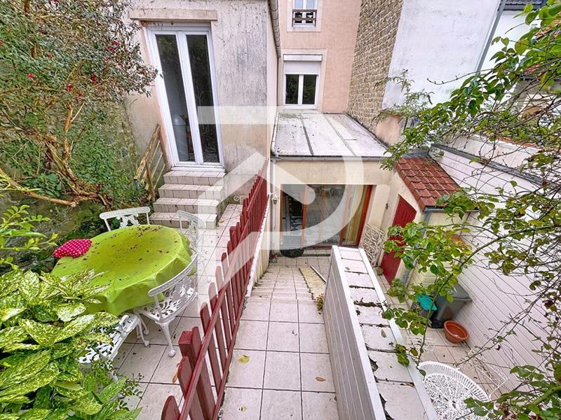 Immeuble - 154 m² - 6 pièces