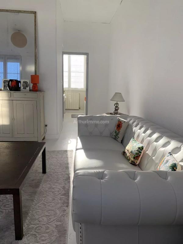 Maison - 384 m² - 18 pièces