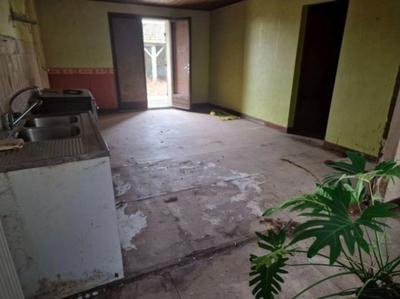 Maison - 250 m² - 9 pièces