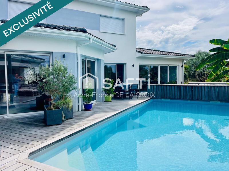 Maison - 205 m² - 7 pièces