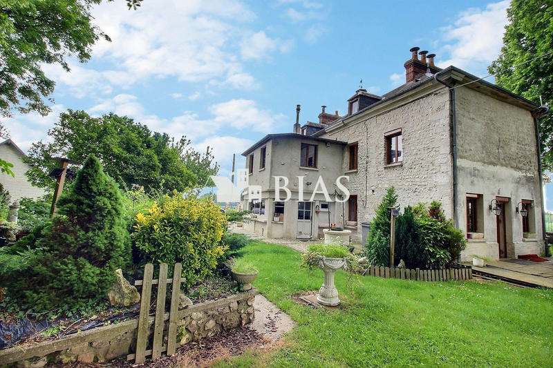 Maison ancienne - 226 m² - 8 pièces