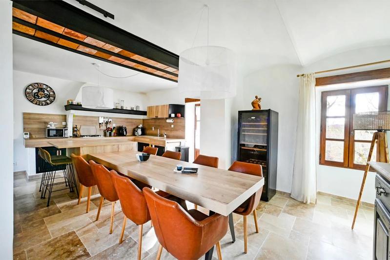 Mas - 339 m² - 12 pièces